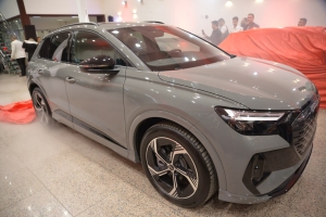 photo_6046376284554118637_y