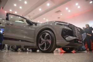 photo_6046376284554118656_y