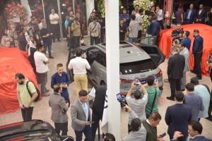 photo_6046376284554118666_y