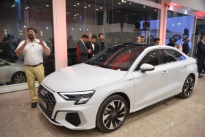 photo_6046376284554118761_y